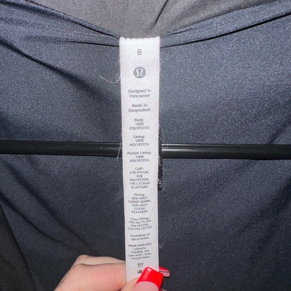 lululemon puffer size 8 
Detachable hood
no signs of wear
keeps you so warm - Picture 3 of 4